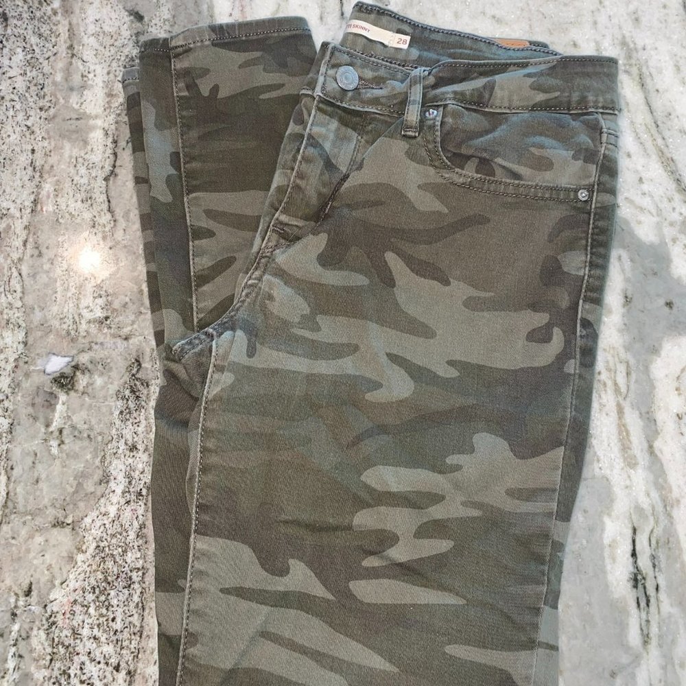 Women's Levis Camo Jeans
